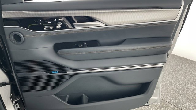 Used 2023 Jeep Grand Wagoneer Series III image 51