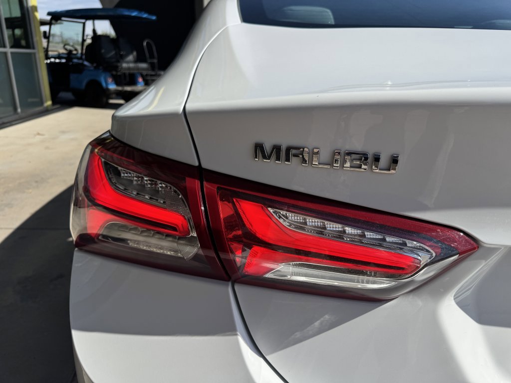 Used 2022 Chevrolet Malibu LT image 14