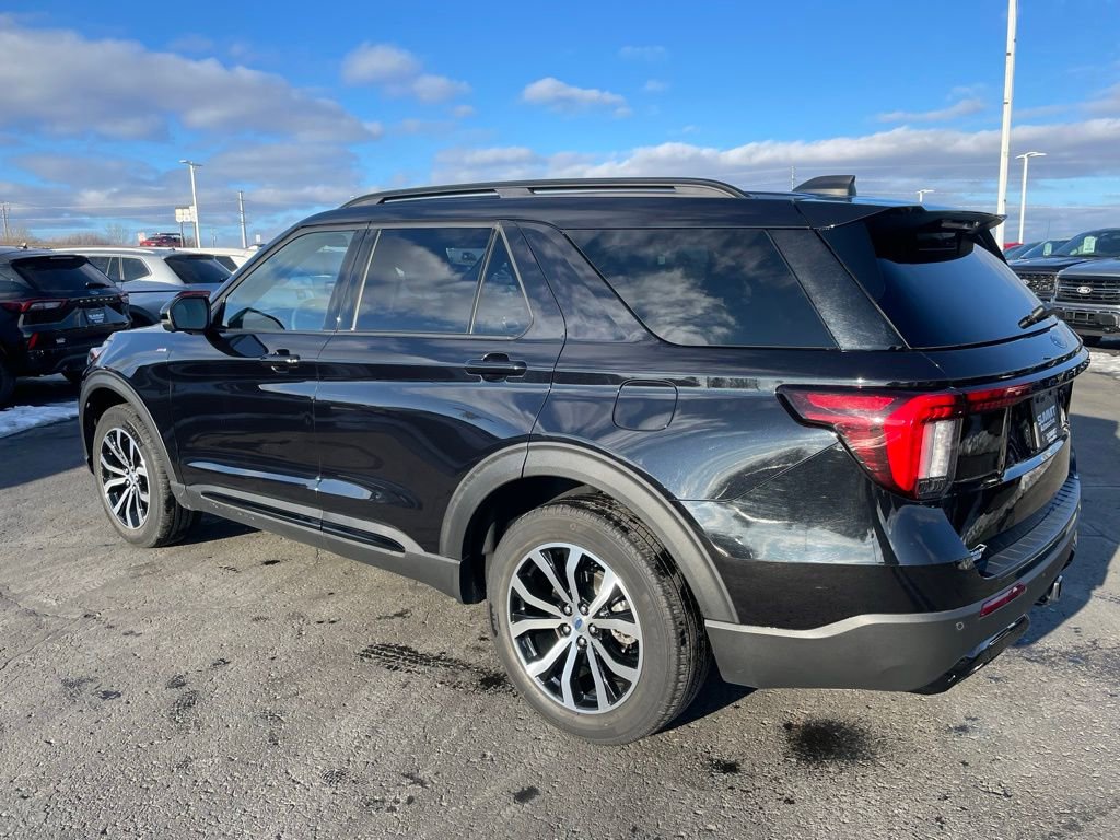 Used 2025 Ford Explorer ST-Line image 5