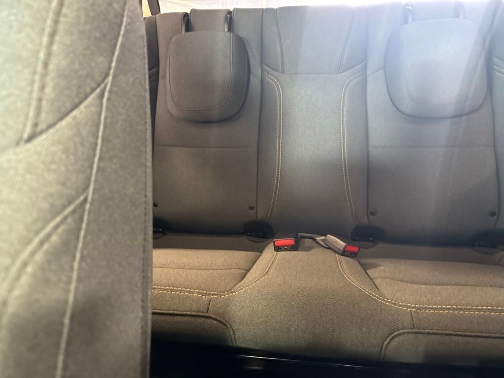 Used 2024 Jeep Wrangler Sport AWD/4WD image 11