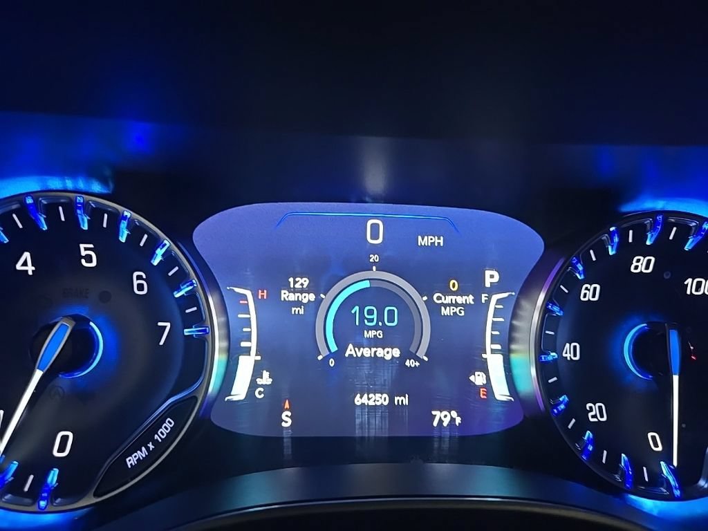 Used 2023 Chrysler Pacifica Touring-L FWD image 28