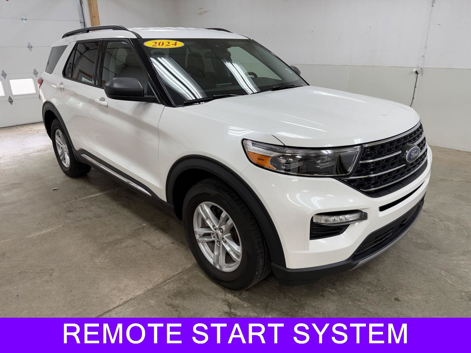 Used 2024 Ford Explorer XLT w/ Equipment Group 202A AWD/4WD image 2