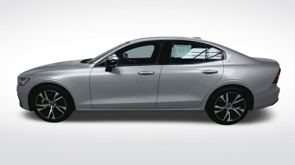 Used 2025 Volvo S60 B5 Core image 21