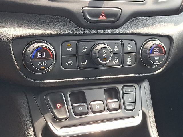 Used 2018 GMC Terrain SLE w/ Driver Convenience Package AWD/4WD image 16