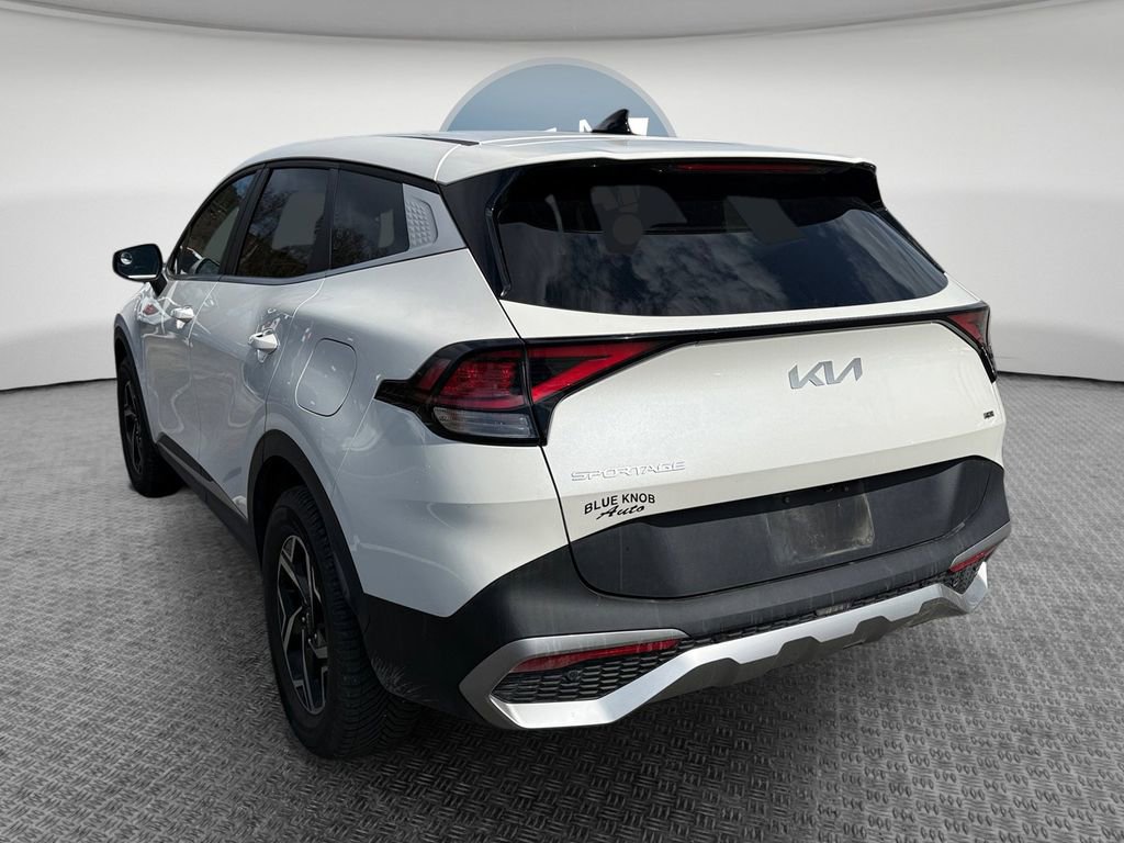 Used 2024 Kia Sportage LX image 6