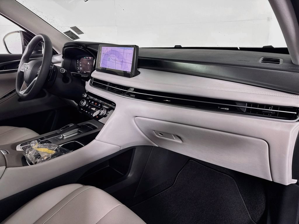 Used 2026 INFINITI QX60 Pure w/ Cargo Package FWD image 31