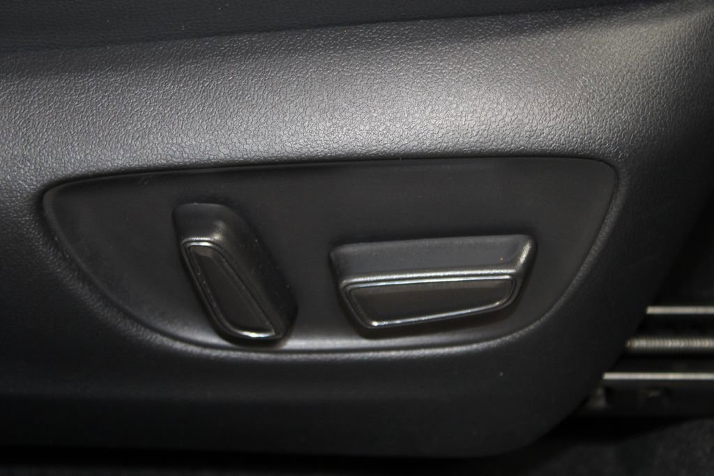 Used 2025 Toyota Highlander XSE image 28