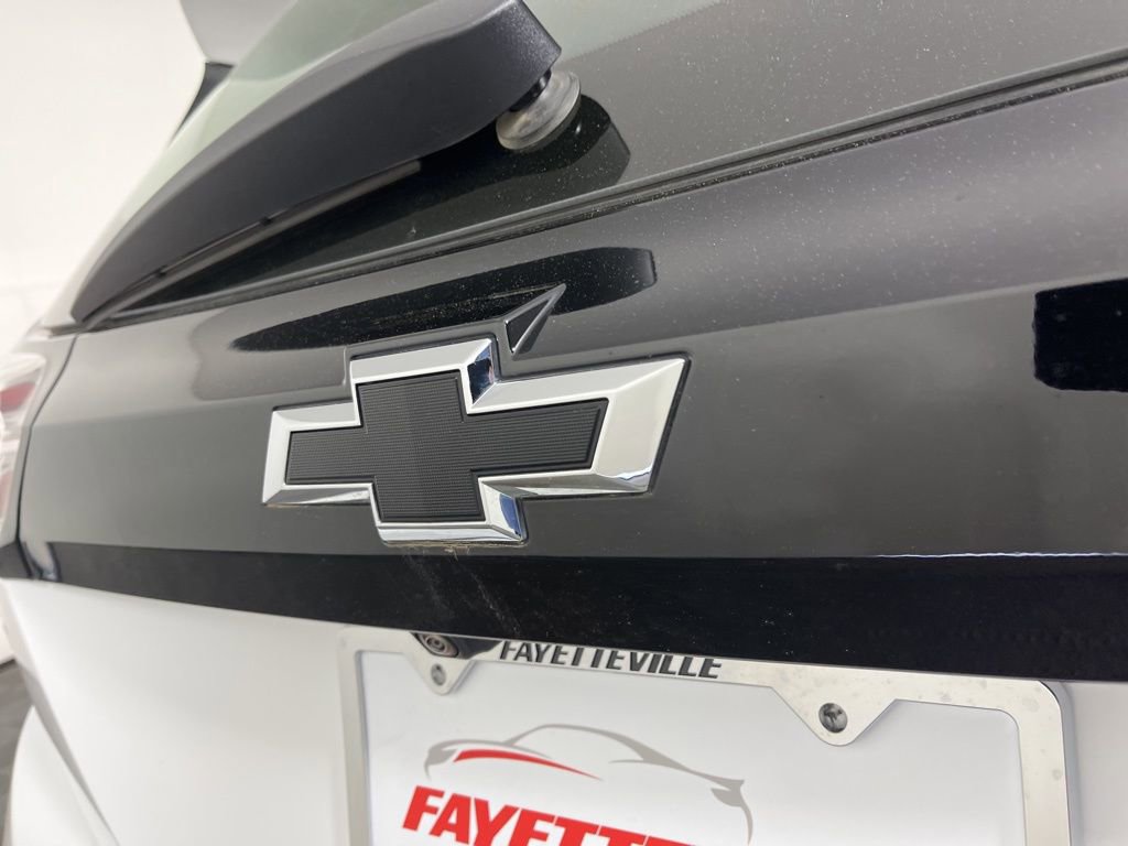 Used 2023 Chevrolet Bolt LT w/ Infotainment Package FWD image 9