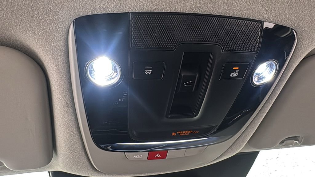 Used 2024 Kia Niro EX Touring image 30