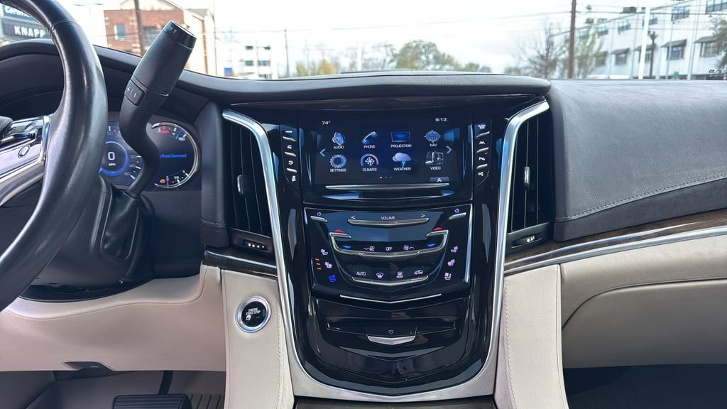 Used 2019 Cadillac Escalade ESV Premium Luxury image 11