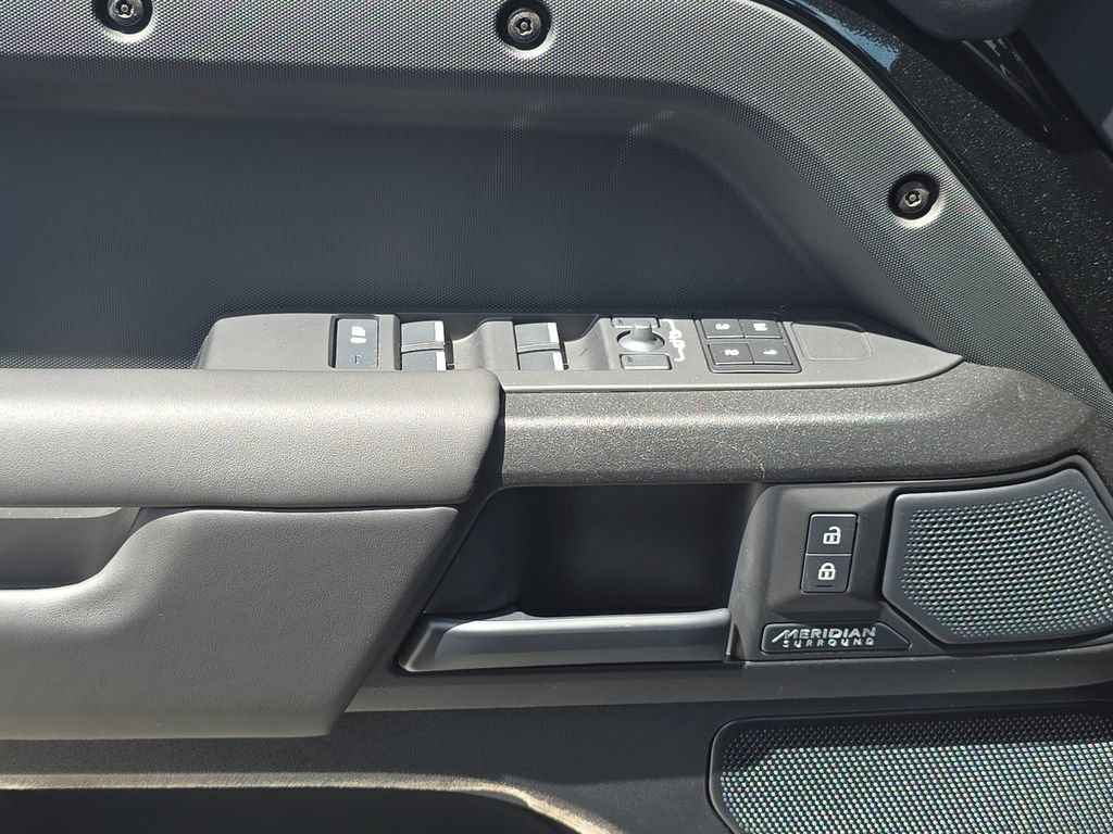New 2026 Land Rover Defender 110 OCTA AWD/4WD image 29
