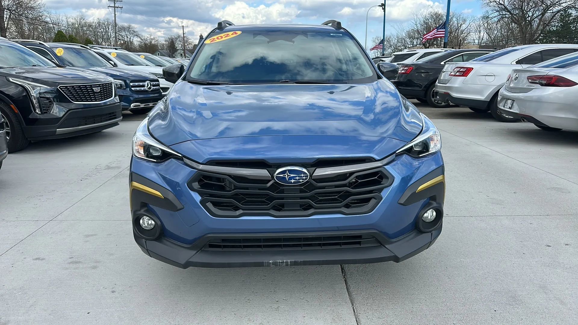 Used 2024 Subaru Crosstrek 2.0i Premium AWD/4WD image 2