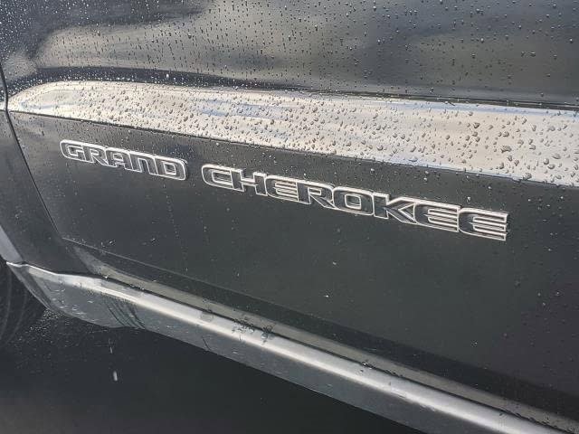 Used 2021 Jeep Grand Cherokee Limited w/ Luxury Group II image 7