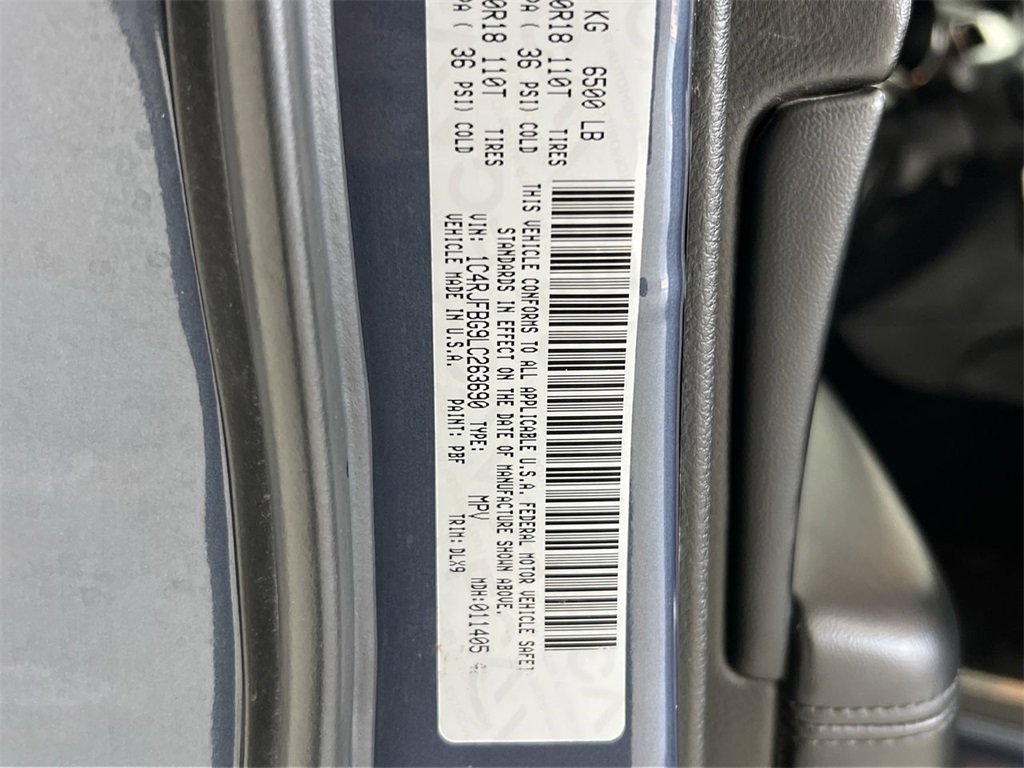 Used 2020 Jeep Grand Cherokee Limited w/ Luxury Group II image 32