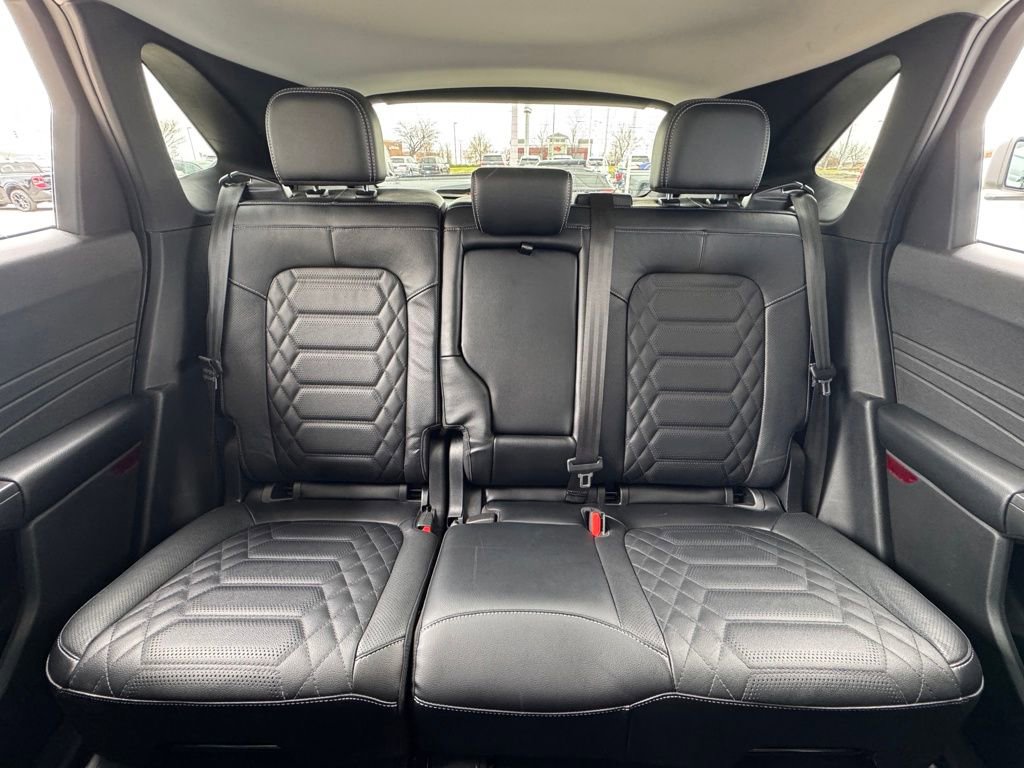 Used 2024 Ford Escape Platinum w/ Premium Technology Package AWD/4WD image 31