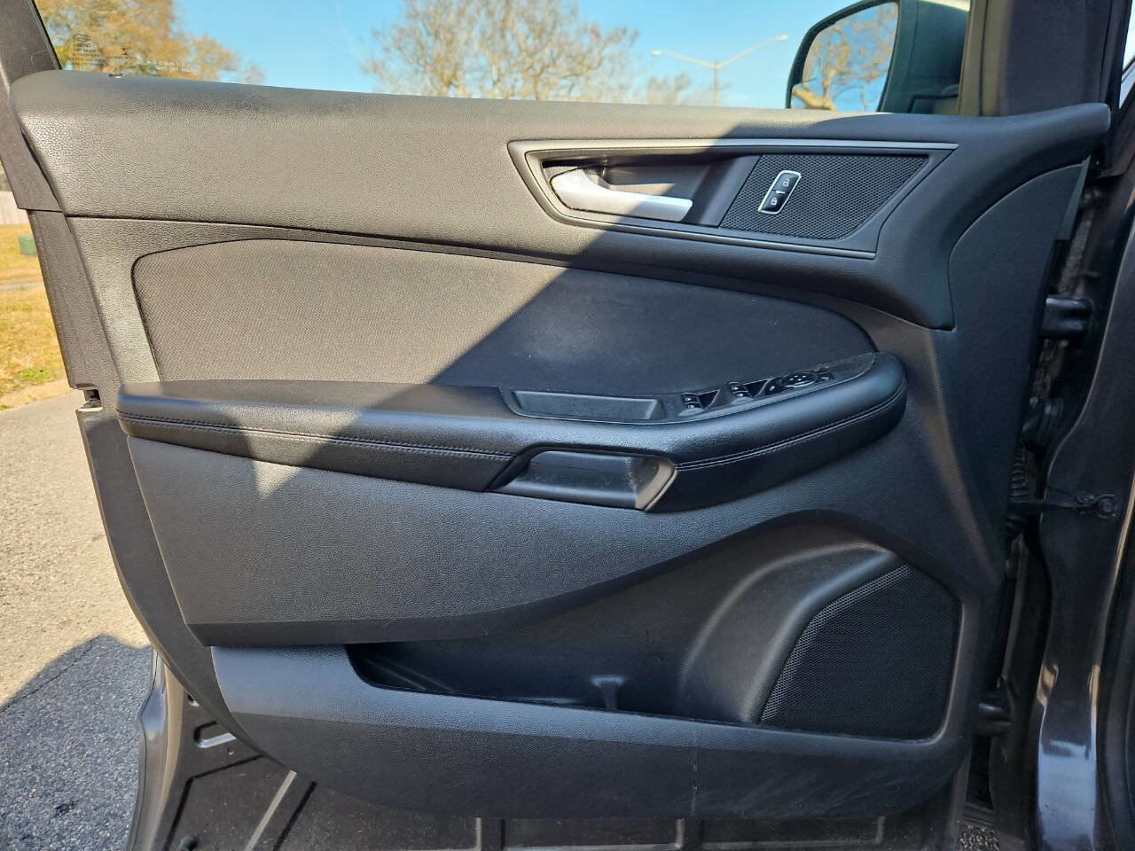 Used 2015 Ford Edge SE image 11