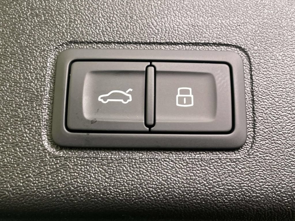New 2026 Audi Q3 quattro 2.0T AWD/4WD image 21