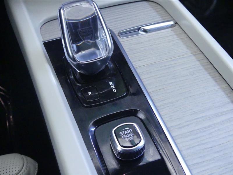 Used 2022 Volvo XC60 B6 Inscription w/ Climate Package image 17