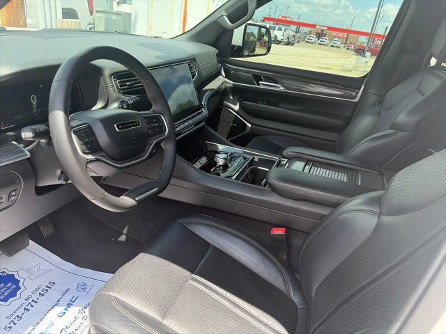 Used 2022 Jeep Wagoneer Series III AWD/4WD image 16