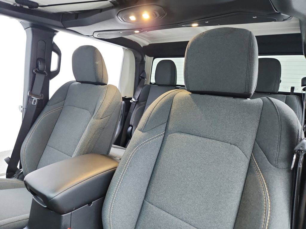 Used 2025 Jeep Gladiator Sport image 18