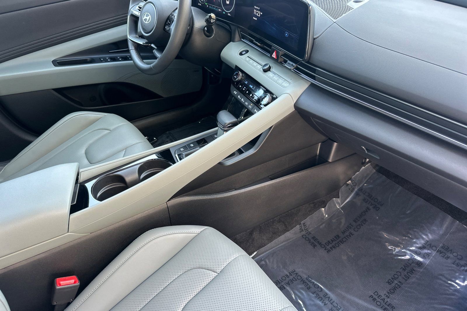 Certified 2025 Hyundai Elantra Limited image 18