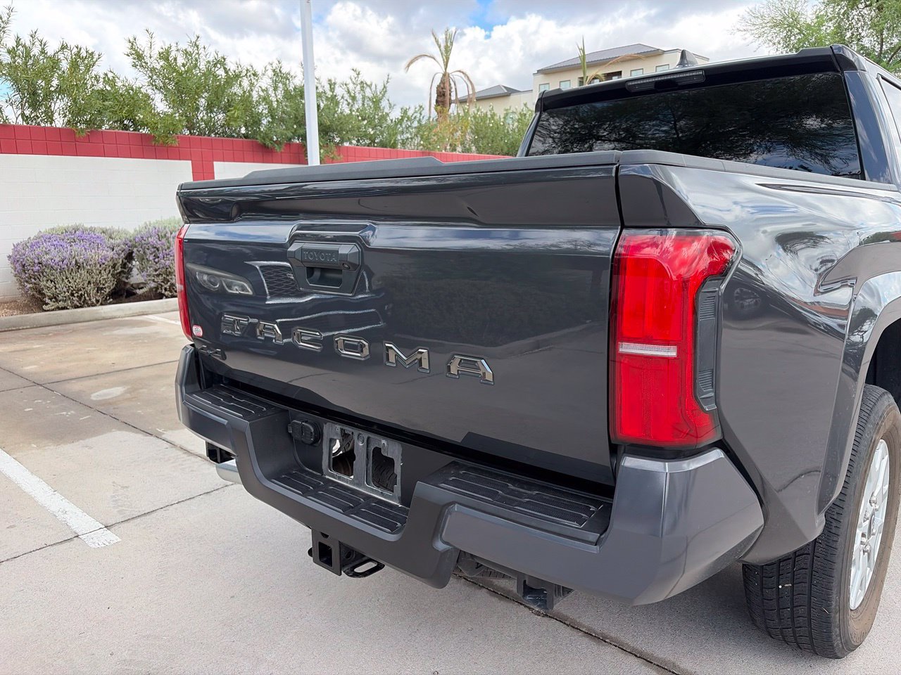 Used 2025 Toyota Tacoma SR5 AWD/4WD image 4