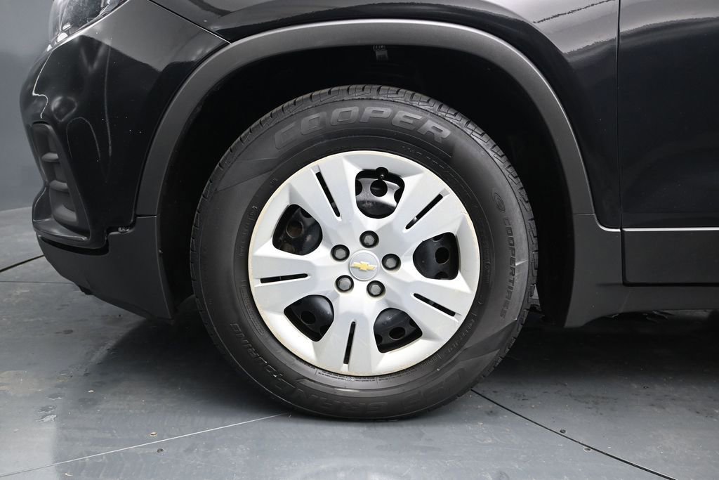 Used 2018 Chevrolet Trax LS FWD image 17