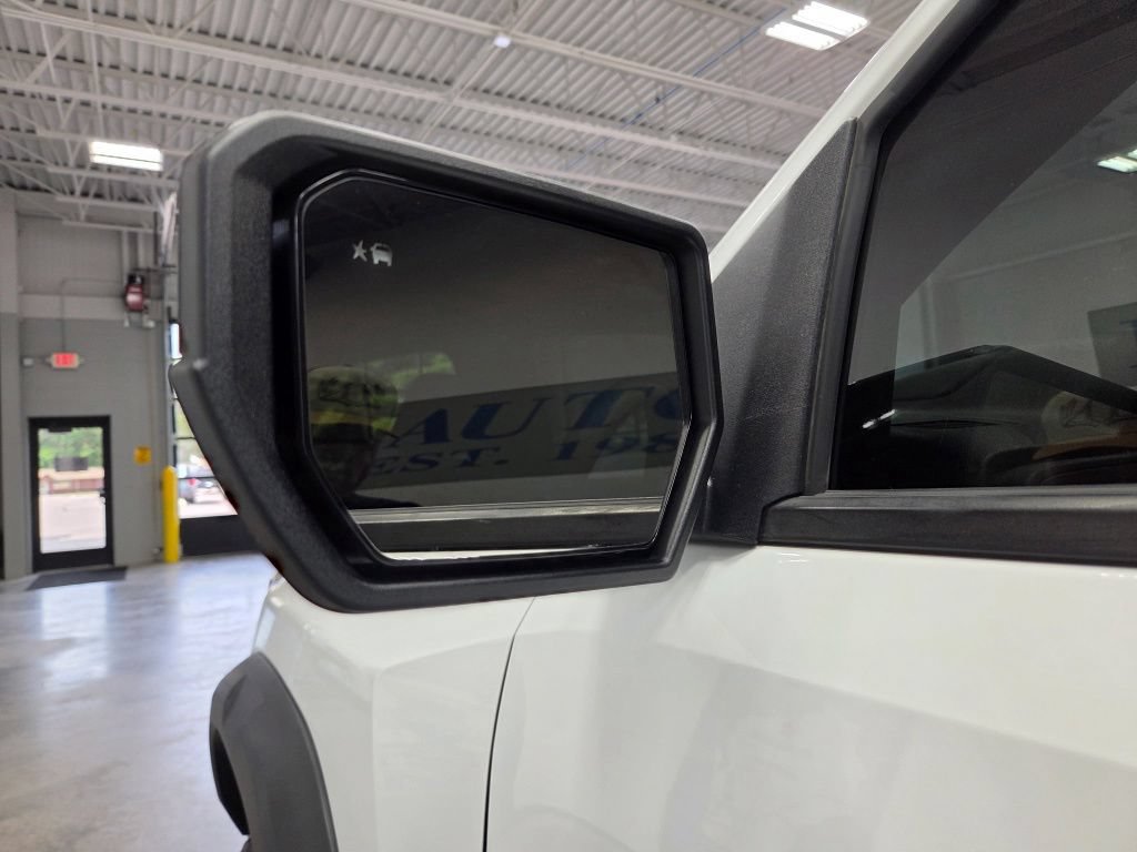 Used 2023 Chevrolet Colorado Trail Boss w/ Technology Package AWD/4WD image 18