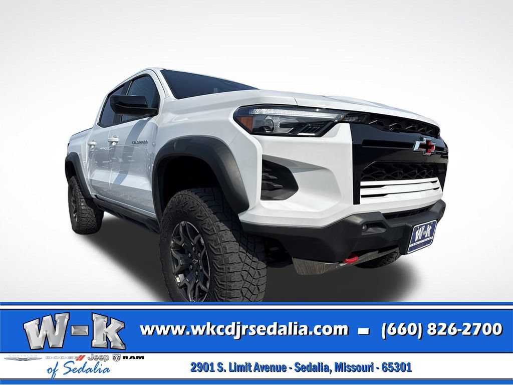 Used 2024 Chevrolet Colorado ZR2 AWD/4WD image 3
