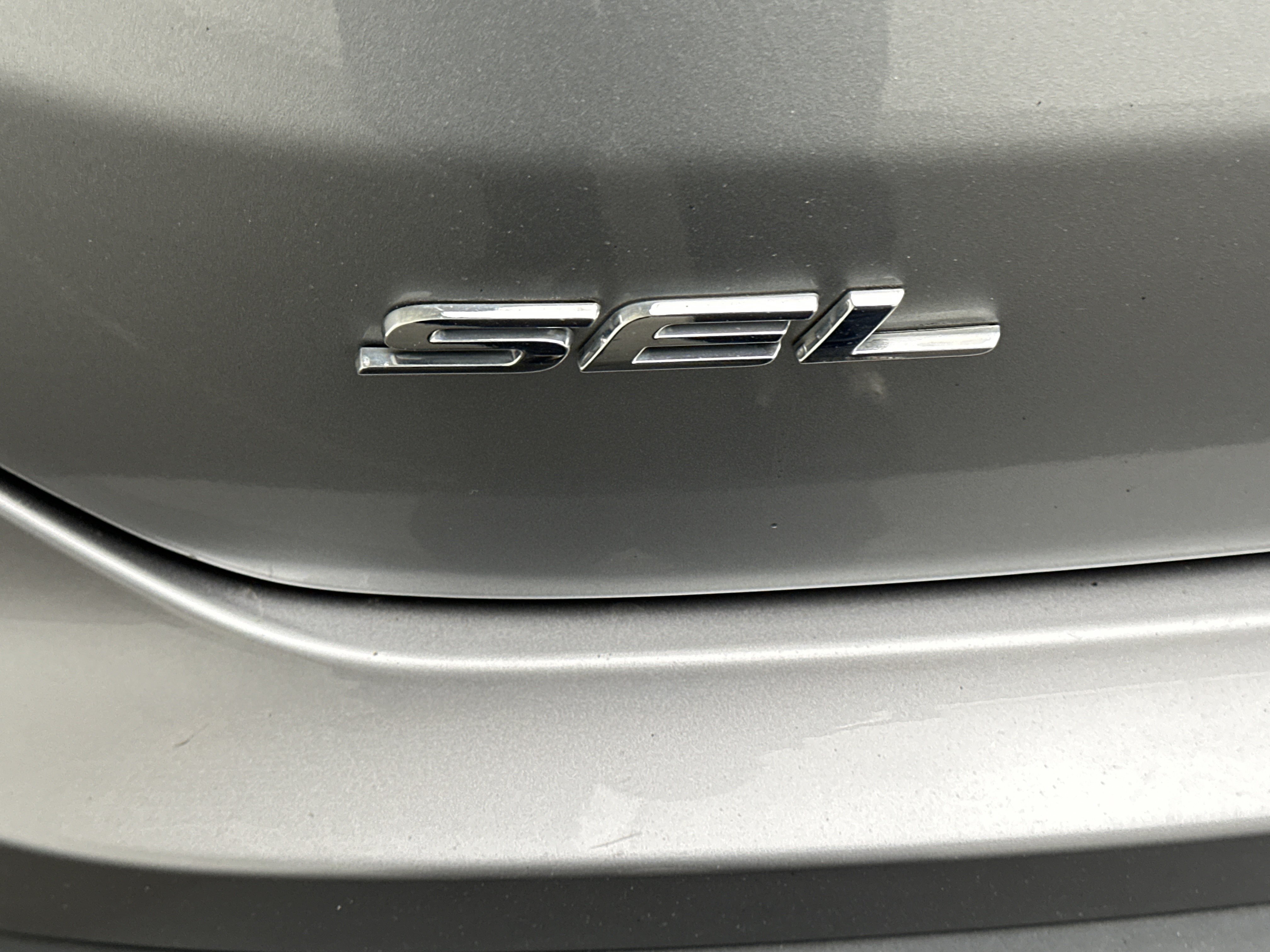 Used 2024 Ford Edge SEL AWD/4WD image 13