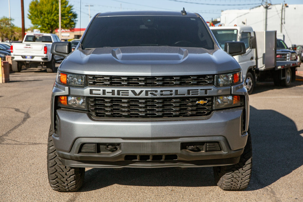 Used 2022 Chevrolet Silverado 1500 Custom w/ Safety Confidence Package RWD image 3