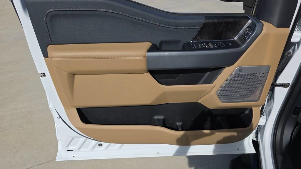 Used 2024 Ford F350 Lariat w/ Chrome Package image 22