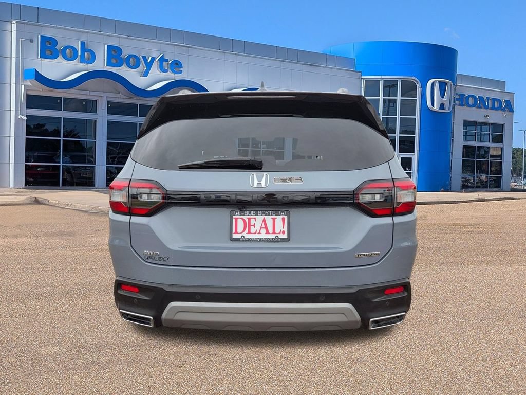 Certified 2025 Honda Pilot Touring image 6