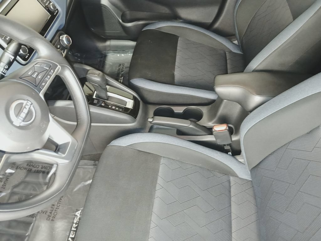 Used 2025 Nissan Versa SV w/ Trunk Package FWD image 15