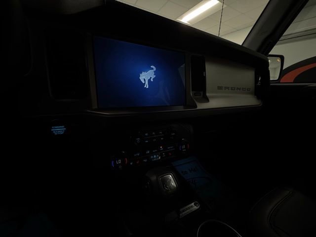 Used 2025 Ford Bronco Outer Banks image 16