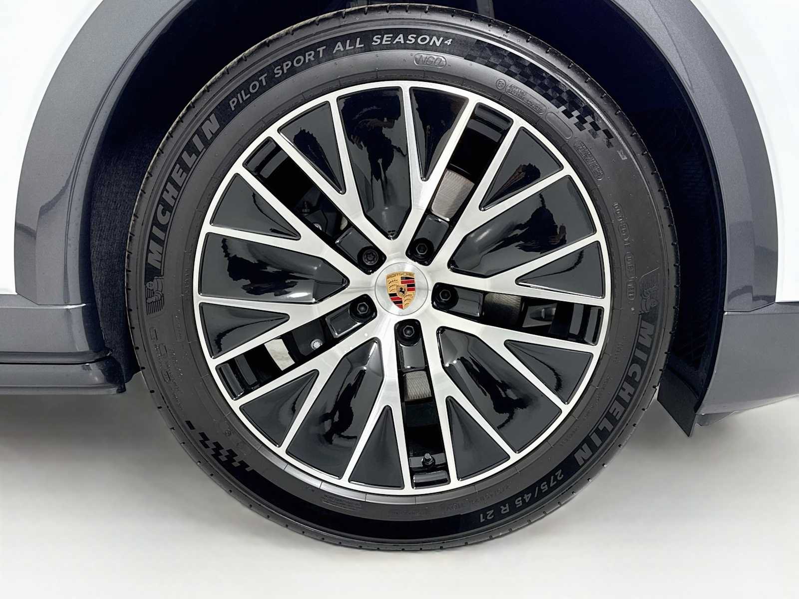 New 2026 Porsche Cayenne Electric Coupe AWD/4WD image 31