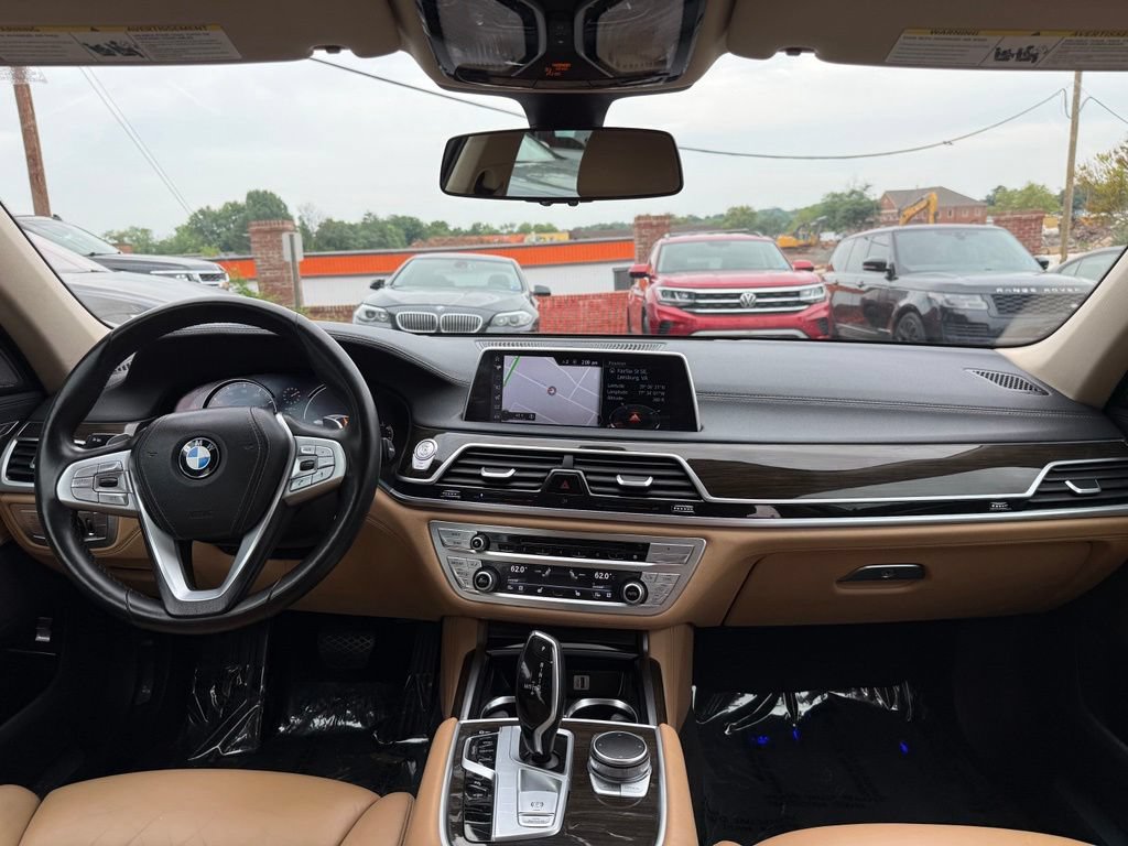 Used 2016 BMW 750i xDrive AWD/4WD image 12