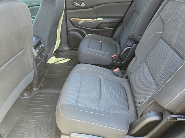 Used 2023 GMC Acadia SLE image 9