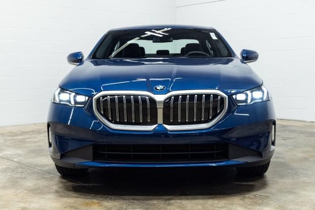 Certified 2026 BMW 530i xDrive AWD/4WD image 6