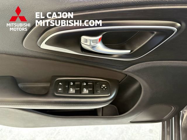 Used 2016 Chrysler 200 Limited w/ Convenience Group image 15