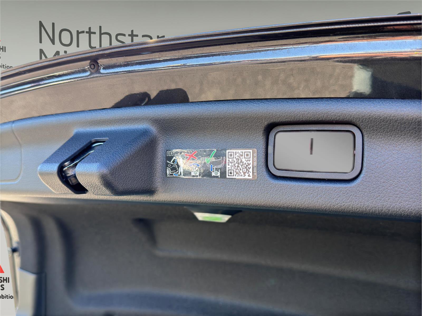 Used 2024 Mercedes-Benz C 300 4MATIC Sedan w/ Pinnacle Trim Package image 7
