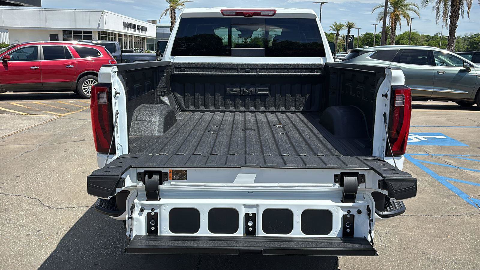 New 2026 GMC Sierra 2500 Denali w/ Denali Reserve Package AWD/4WD image 7