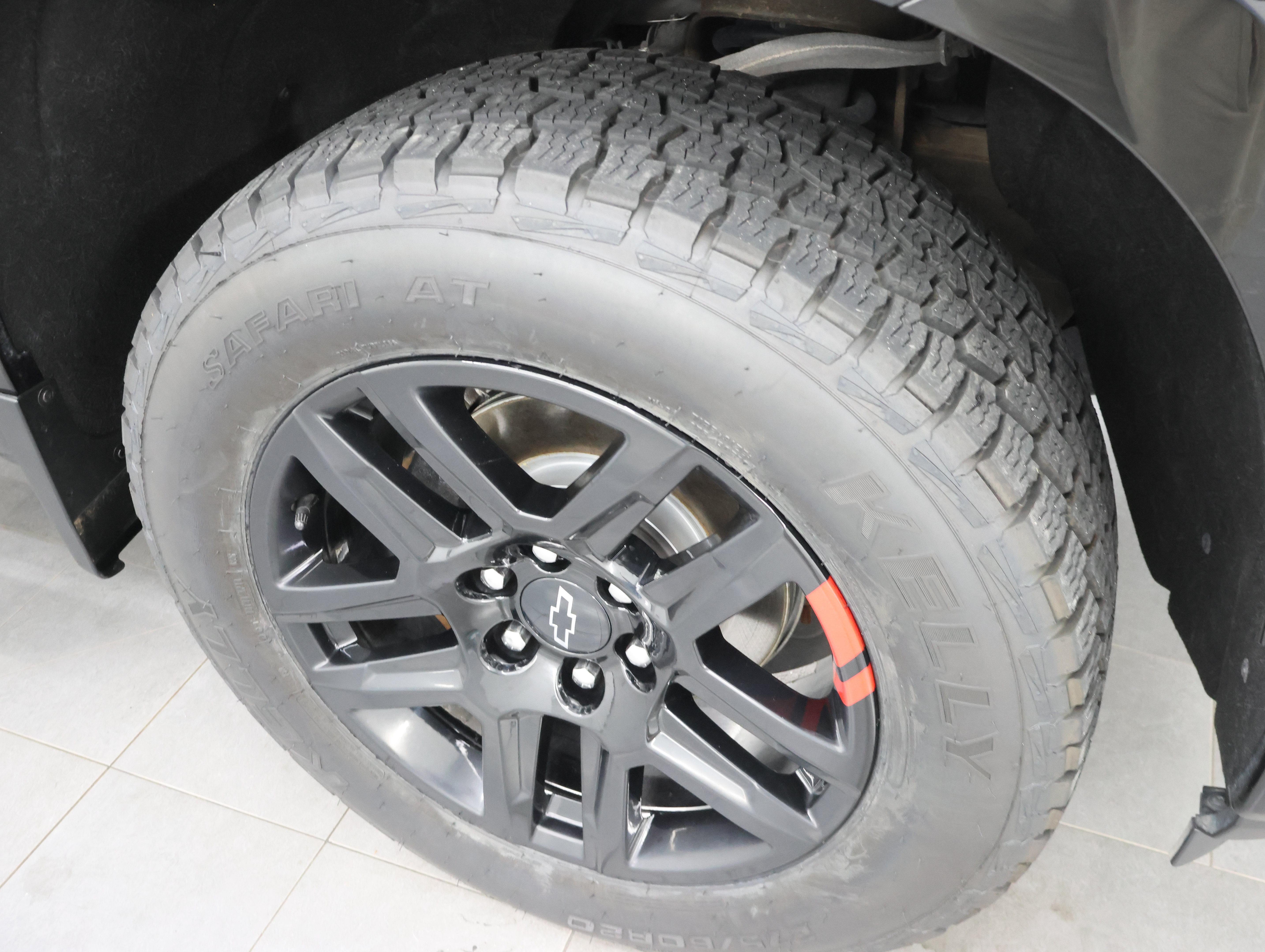 Used 2022 Chevrolet Silverado 1500 RST w/ Redline Edition AWD/4WD image 3