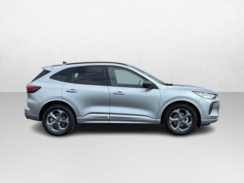 Used 2023 Ford Escape ST-Line FWD image 2