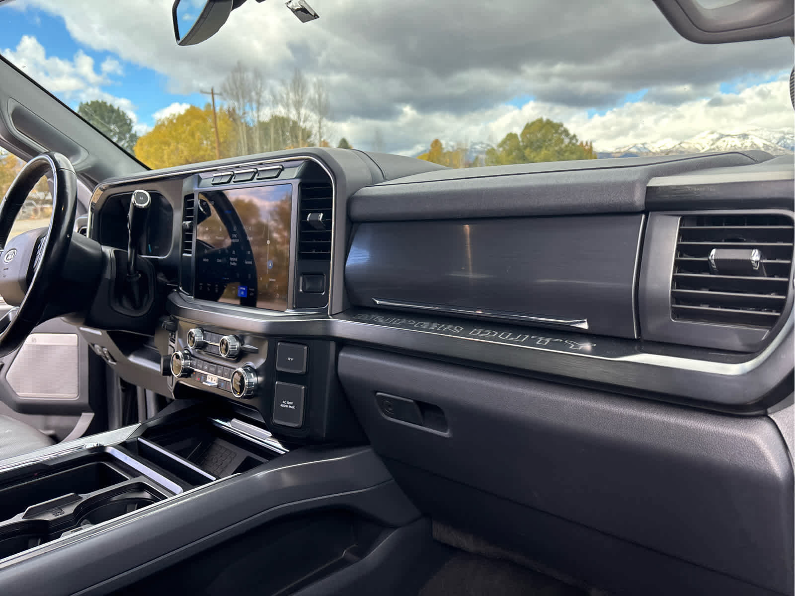 Used 2024 Ford F450 Lariat w/ Camper Package image 31