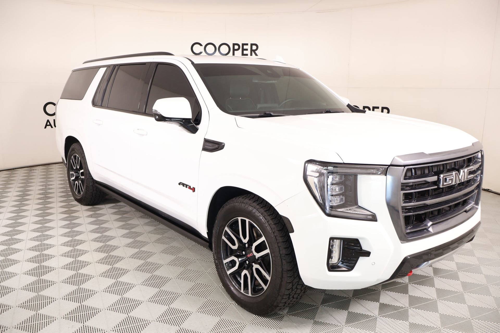Used 2023 GMC Yukon XL AT4 w/ AT4 Premium Plus Package AWD/4WD image 1