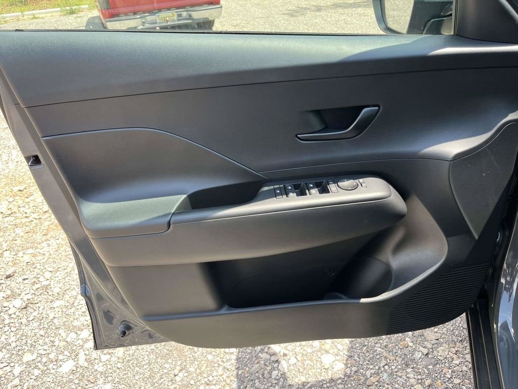 New 2026 Hyundai Kona SE FWD image 12