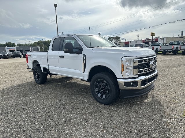 New 2027 Ford F350 XLT w/ FX4 Off-Road Package AWD/4WD image 12