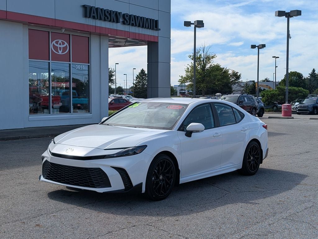 Used 2026 Toyota Camry SE FWD image 3