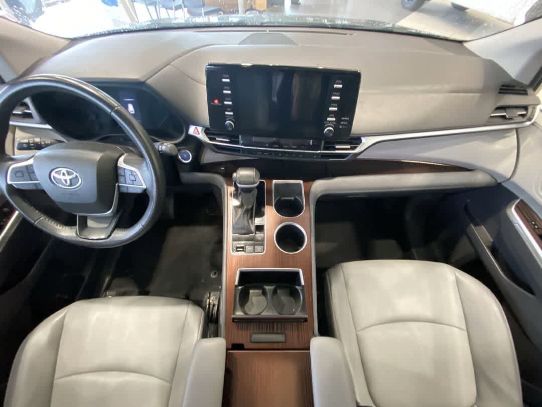 Used 2024 Toyota Sienna XLE AWD/4WD image 23